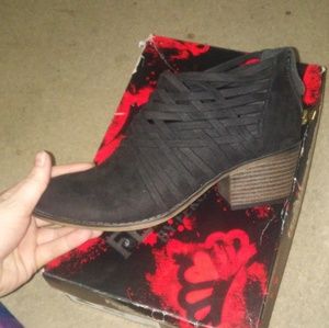 Black Fergalisious booties size 8